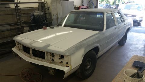 1991 Ford LTD Crown Victoria - This 1991 Ford Crown Victoria LTD is in a workshop, with its front end disassembled for bodywork.