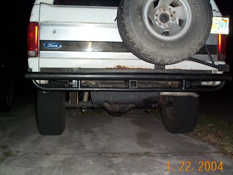 1992 Ford Bronco - The tire carrier shut. The bumper looks great, can't wait to try it out.
