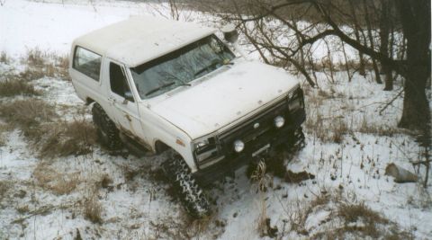 1980 Ford Bronco - This used to be a tough spot...but not with 37's and a spool!