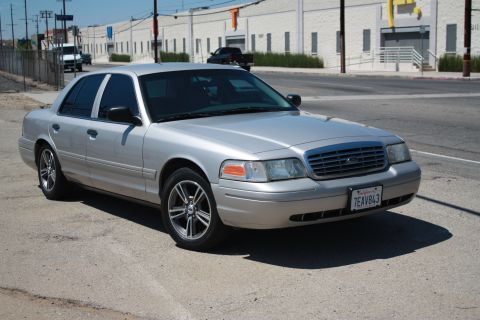 2004 Ford Crown Victoria photo