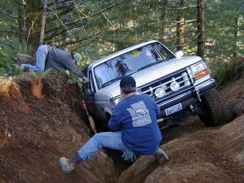 1978 Ford Bronco - Mark "The juice" climbing up this area with just enough room to spare. Good Job!