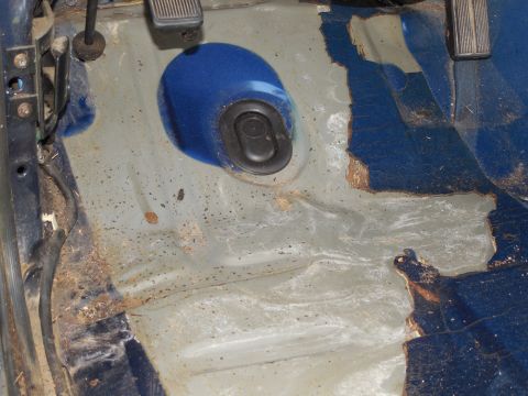 1993 Ford Bronco - I hope I can pound out all those wrinkles in the floor.
