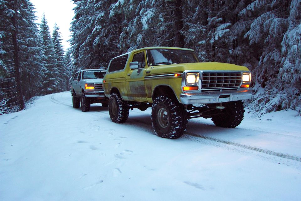 Thought Steve said he had to work today... Oh wait, it's his twin... no it's Kelly, a guy I met today.  He's only had his '79, 460, 38 SX's Big Bronco a few weeks.
(2/24/2004)
