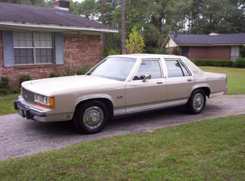 1990 Ford LTD Crown Victoria photo