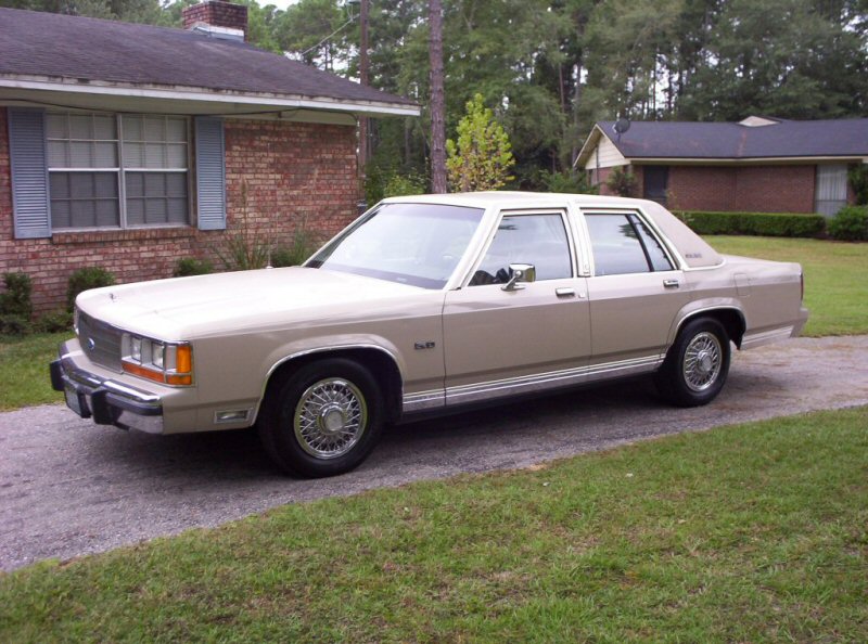 1990 Ford Crown Victoria LTD “The Battleship”