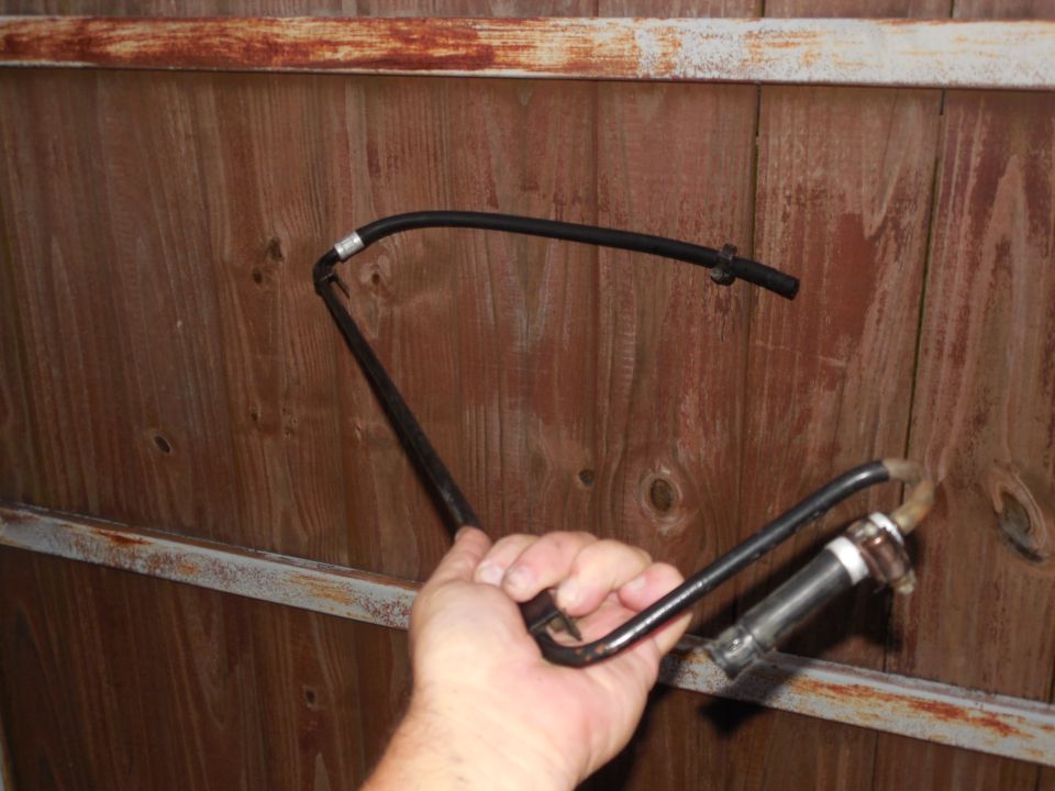 '92 E4OD Coolant Tube