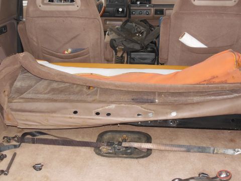 1983 Ford Bronco - Of course, the butt upholstery is nastier than the back. [url=http://www.supermotors.net/registry/media/894698] http://www.supermotors.net/…