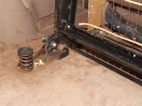 1983 Ford Bronco - Just a shot of the way it stands against the step in the floor. I always wondered if it rested on the rear footwell floor - now we all know…