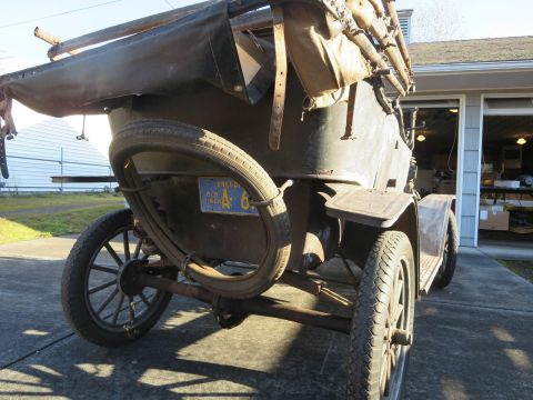 1912 Ford Model T - This 1912 Ford Model T is viewed from the rear, displaying its spare tire and an Oregon license plate.