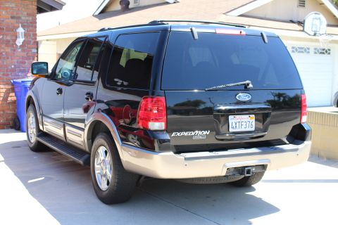 2003 Ford Expedition “TOW RIG”