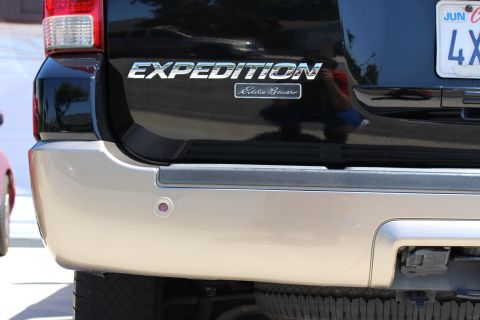 2003 Ford Expedition “TOW RIG”