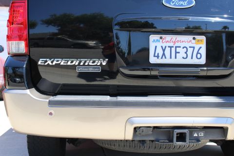 2003 Ford Expedition “TOW RIG”