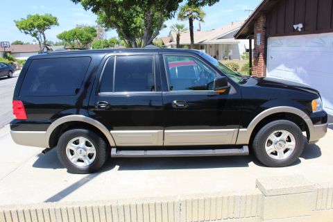 2003 Ford Expedition “TOW RIG”