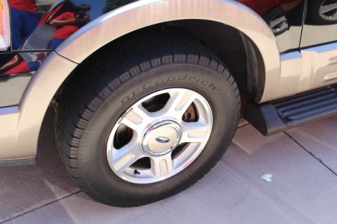 2003 Ford Expedition “TOW RIG”