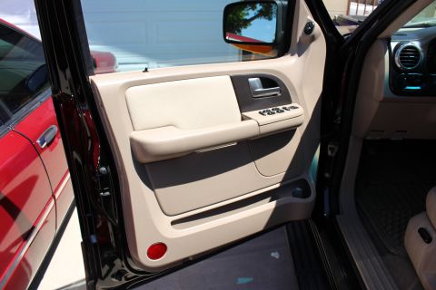 2003 Ford Expedition “TOW RIG”