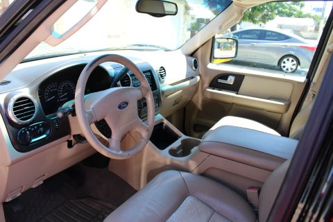 2003 Ford Expedition “TOW RIG”