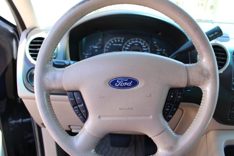 2003 Ford Expedition “TOW RIG”