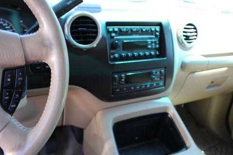 2003 Ford Expedition “TOW RIG”