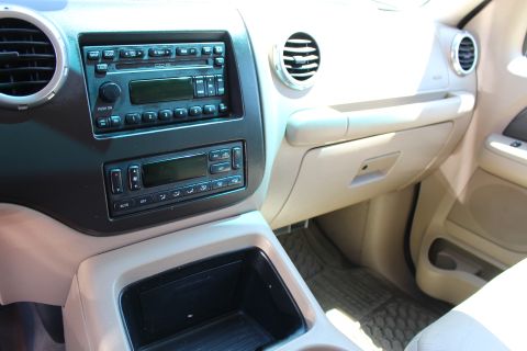2003 Ford Expedition “TOW RIG”