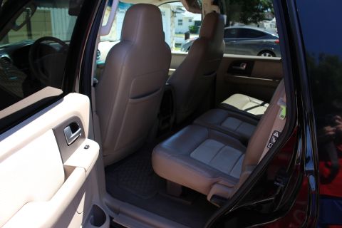 2003 Ford Expedition “TOW RIG”