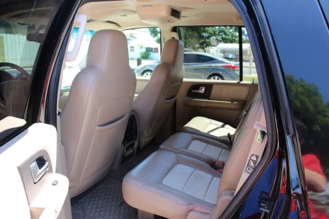 2003 Ford Expedition “TOW RIG”