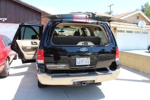 2003 Ford Expedition “TOW RIG”