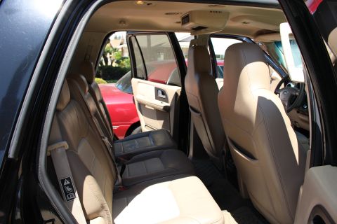 2003 Ford Expedition “TOW RIG”