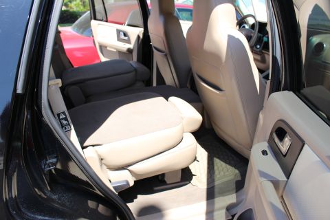 2003 Ford Expedition “TOW RIG”