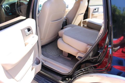 2003 Ford Expedition “TOW RIG”