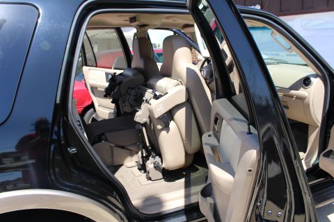 2003 Ford Expedition “TOW RIG”