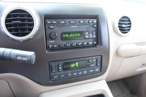 2003 Ford Expedition “TOW RIG”