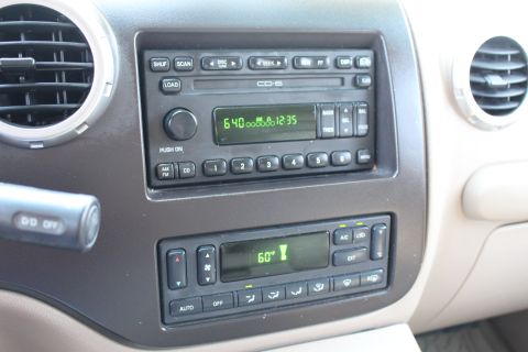 2003 Ford Expedition “TOW RIG”