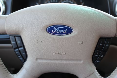 2003 Ford Expedition “TOW RIG”