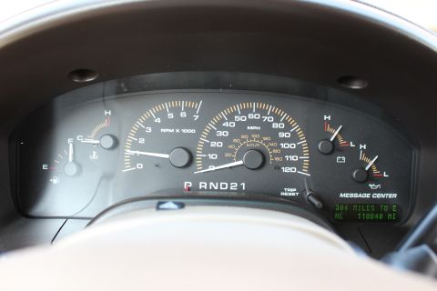 2003 Ford Expedition - The vehicle's dashboard displays the odometer reading of 118,848 miles.