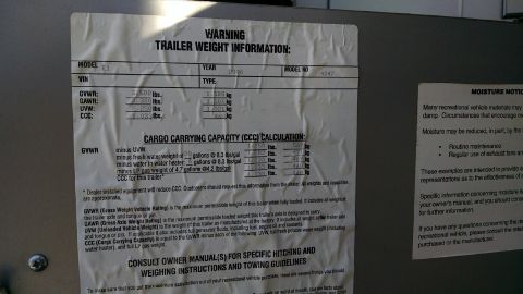 1985 Jeep CJ7 - Sticker details trailer weight limits and cargo carrying capacity calculations.