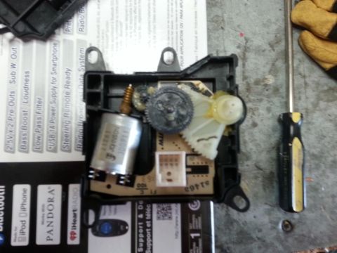 2003 Ford Crown Victoria - Old blend door actuator (BDA) this one was throwing a code 024, so it was shot.