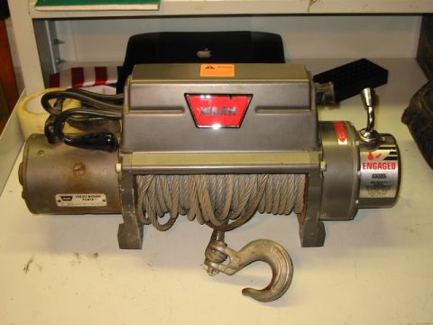1985 Ford Bronco - This is a Warn X3000 winch, not a 1985 Ford Bronco.
