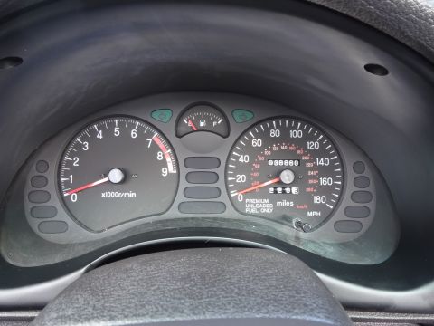 1995 Mitsubishi 3000GT - The odometer reads 088880 miles on this 1995 Mitsubishi 3000GT's dashboard.