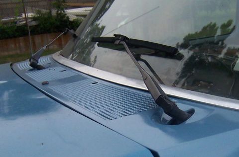 1983 Ford Bronco - 87 cowling trim eliminates the large slots that let leaves collect in the rain drains.
