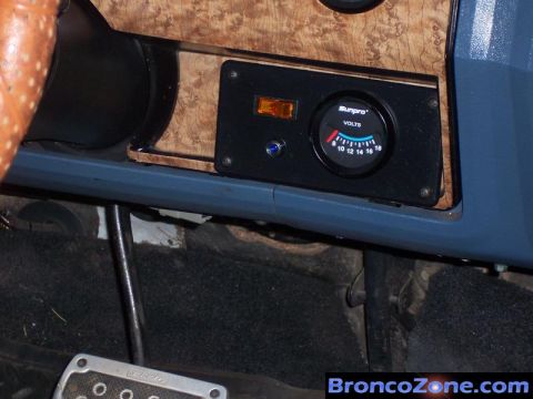 1983 Ford Bronco - Electric fan override control and volt meter.