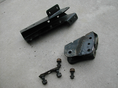 Drop bracket for driver side axle pivot.
