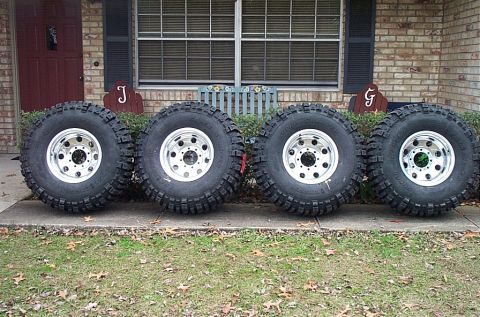 1995 Ford Bronco - 37x13 Boggers on 16x10 Eagle 589 wheels.