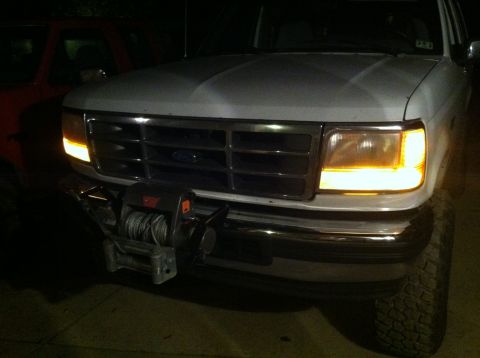 1996 Ford Bronco - Front view of a 1996 Ford Bronco, equipped with a winch.