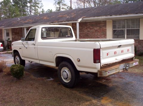 1985 Ford F-250 - Rear - After 1st wash by new owner (me)