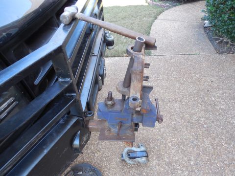 1983 Ford Bronco - Removing these BJs was much faster than the previous set. The lower BJ (top in the photo) came out with one whack. The upper (using the pip…
