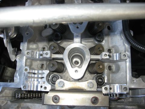 1994 Ford Bronco - The internal components of an engine's valve train are shown in this detailed view.