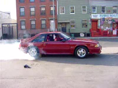 1987 Ford Mustang - Burnout at tha carwash!!