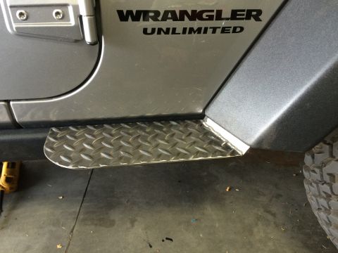 2014 Jeep Wrangler - 2014 JKU Rubicon rock slider mud rock deflector mock up
