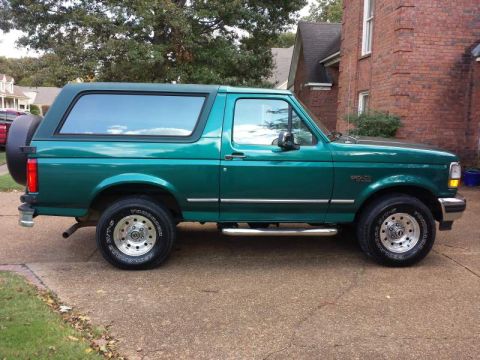 1996 Ford Bronco photo