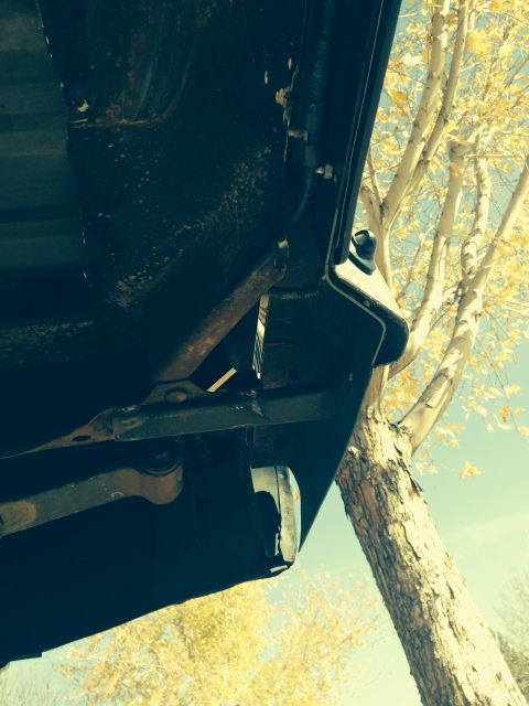 2001 Ford Ranger - Underside view of the rear frame and bed of a 2001 Ford Ranger.